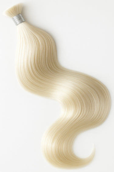 Close-up of Platinum Blonde bulk human hair, glossy 51–60 cm strands – Rubin Extensions®